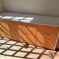 Lote 007 - Gabinete con 2 puertas y 6 cajones - Imagen 6