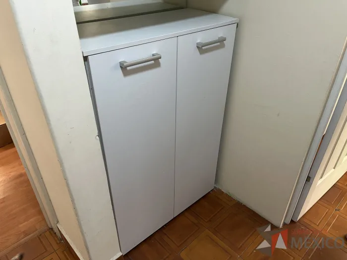 Lote 010 - Gabinete alto de 2 puertas y 2 entrepaños color blanco - Imagen 6