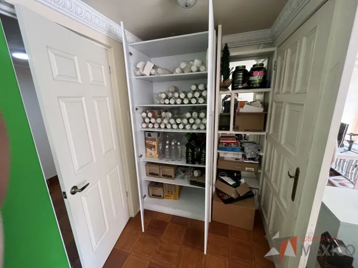 Lote 008 - Gabinete Alto con 2 puertas - Imagen 17