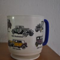 Lote 021 - Tasa en plastico de los agnos 50's representando varios modelos pre-war - Imagen 3