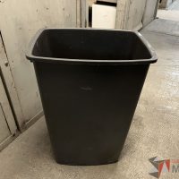 Lote 004 - 220 Botes de basura de diferentes modelos y medidas (Plástico, Metálico y Acrílico) - Imagen 2