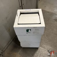 Lote 004 - 220 Botes de basura de diferentes modelos y medidas (Plástico, Metálico y Acrílico) - Imagen 7