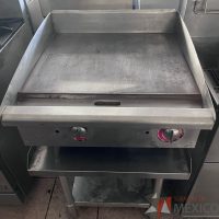 Lote 036 - Plancha con base 24"