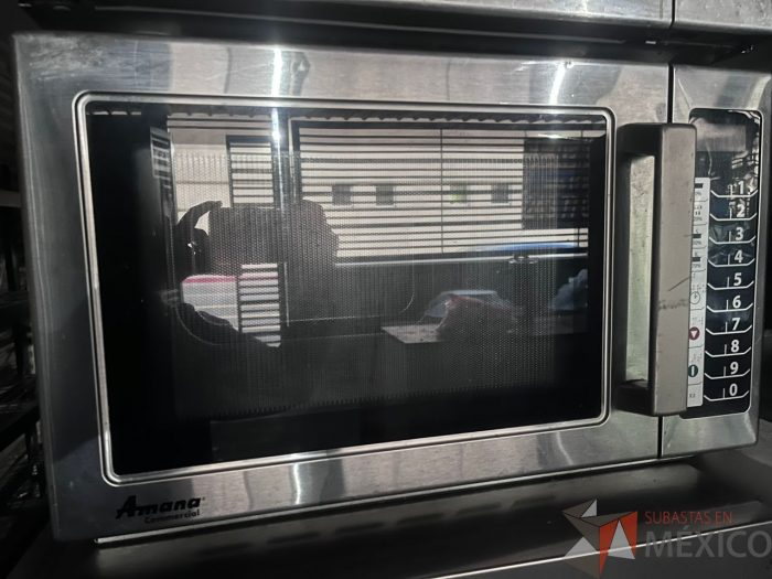 Lote 017 - Horno microondas mediano Amana Commercial, Modelo: RCS10TS
