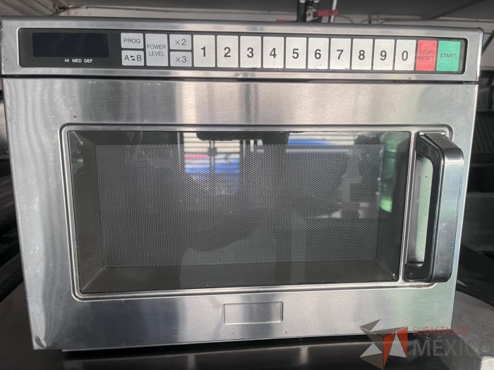 Lote 030 - Horno microondas Panasonic, Modelo: NE-2157R