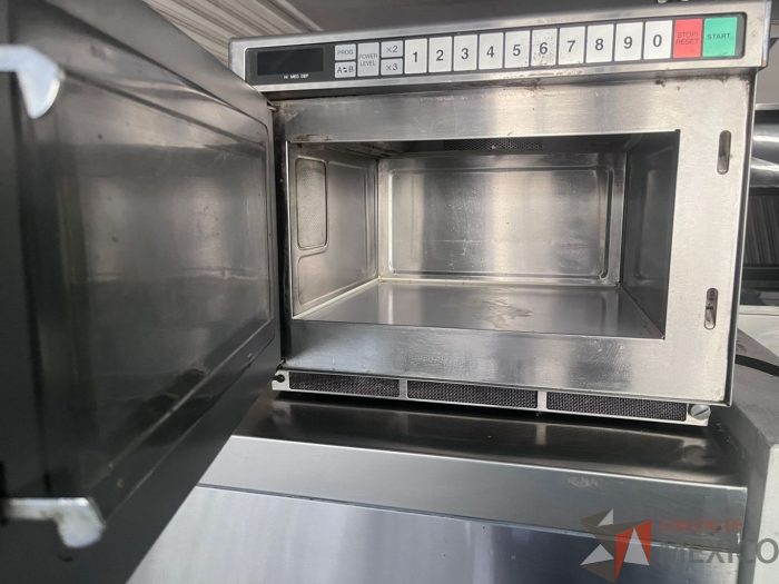 Lote 030 - Horno microondas Panasonic, Modelo: NE-2157R - Imagen 4