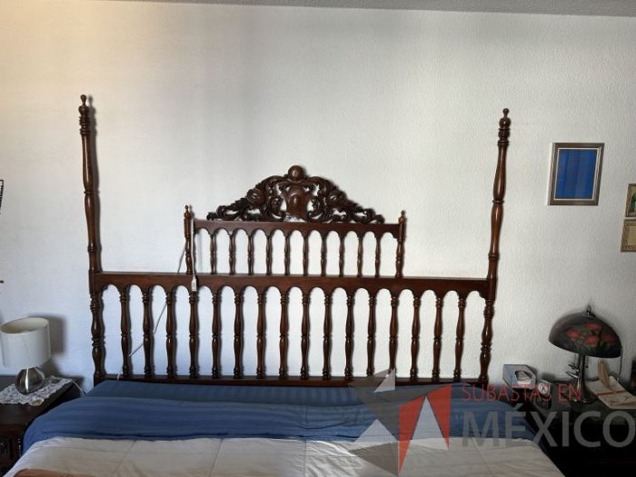 Lote 016 - Cabecera de madera