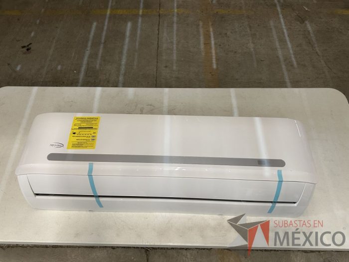 Lote 017 - MiniSplit Neoaire Standard N24SF220M20, 2 Ton, Frío, 220 volts