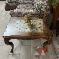 Lote 008 - 2 Mesas laterales de madera con cubierta de vidrio - Imagen 3