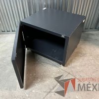Lote 015 - Mueble de metal con 1 puerta y ruedas - Imagen 4