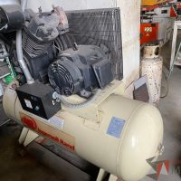 Lote 001 - Compresor de pistón 15 hp
