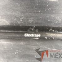 Lote 051 - 2 Sillas operativas con ruedas, descansabrazos, asiento y respaldo en tela gris - Imagen 6