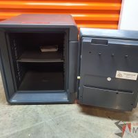Lote 004 - Caja fuerte color gris - Imagen 5