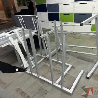 Lote 014 - Estación de trabajo para 6 personas desarmada - Imagen 2