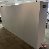 Lote 004 - Gabinete blanco con 20 puertas - Imagen 6