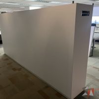 Lote 004 - Gabinete blanco con 20 puertas - Imagen 7