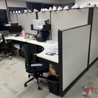 Lote 016 - Estación de trabajo para 2 personas con mampara alta - Imagen 2