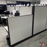 Lote 016 - Estación de trabajo para 2 personas con mampara alta