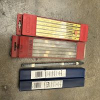Lote 039 - Lote de 109 cajas con 100 piezas de segueta de acero