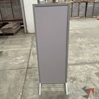 Lote 054 - 5 Tótems modelo 1300