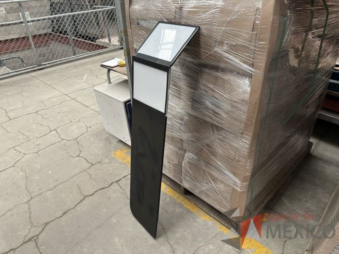 Lote 033 - 10 Exhibidores para bicicletas o motocicletas con soporte - Imagen 2