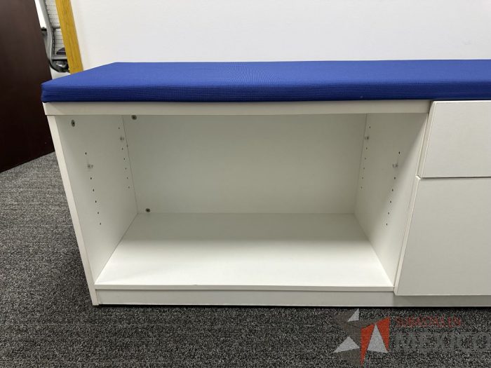 Lote 004 - Credenza con 2 cajones y 1 espacio para guarda - Imagen 2