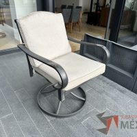 Lote 002 - Comedor para terraza con sombrilla - Imagen 6