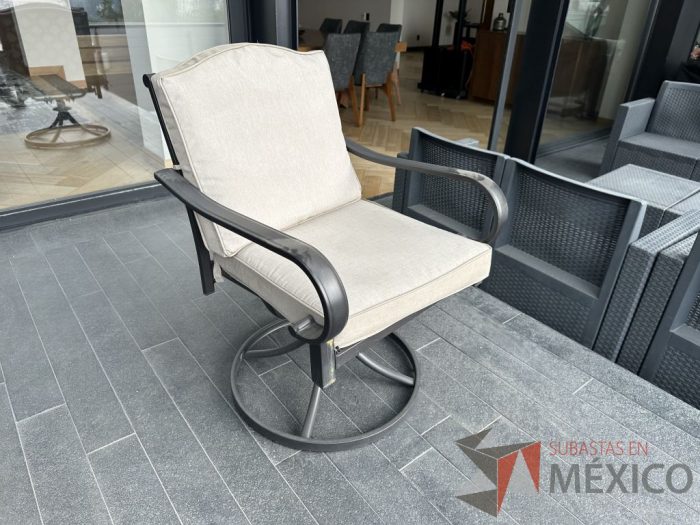 Lote 002 - Comedor para terraza con sombrilla - Imagen 6
