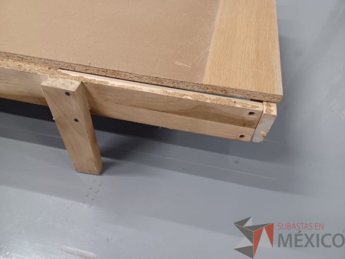 Lote 010 - 2 Bases de madera - Imagen 5