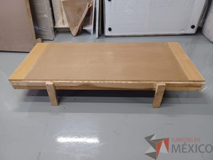 Lote 010 - 2 Bases de madera - Imagen 4