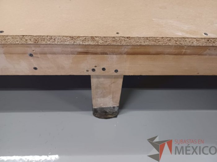 Lote 010 - 2 Bases de madera - Imagen 9