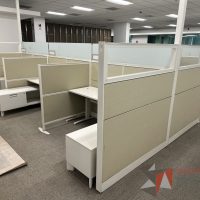 Lote 061 - Estación de trabajo Teknion para 6 personas.